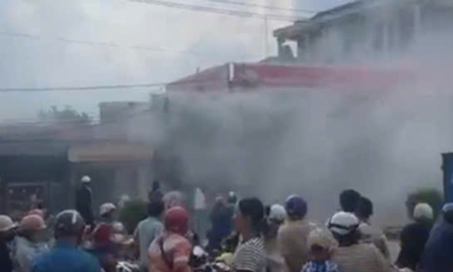 Fire at motorcycle parts store next to gas station
