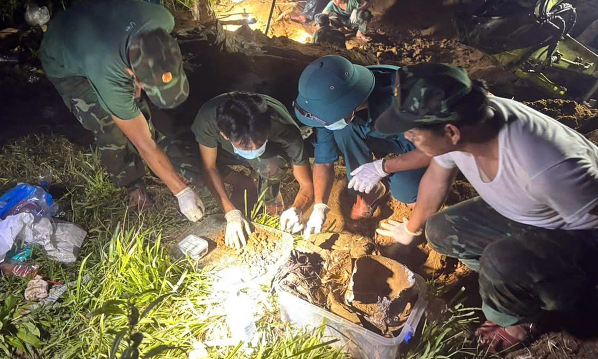 Discovery of artifacts, suspected martyr's bone fragment in tunnel