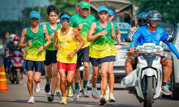 Extraordinary runner Nguyen Van Long aims to set world record by running 100km for 102 consecutive days