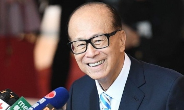 Habits help Hong Kong's richest billionaire stay sharp at 98