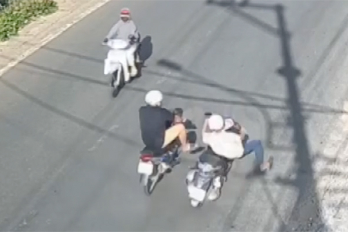 Man detained after kicking girlfriend's ex-husband off motorbike