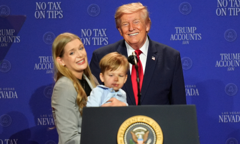 Trump chases to stop child running off stage