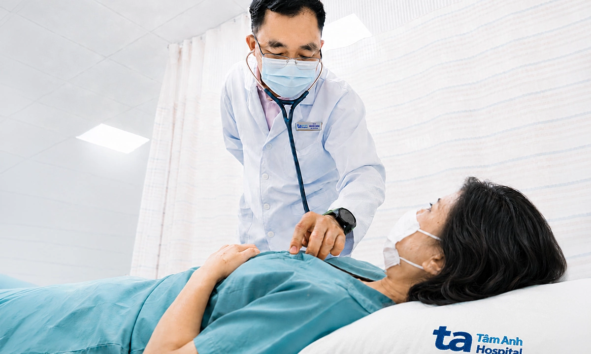 Woman's heart rate three times the normal rate