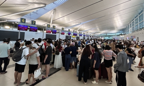 Phu Quoc police recover Rolex watch for Chinese tourist