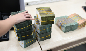 Sacombank issues bonds with 10% interest rate
