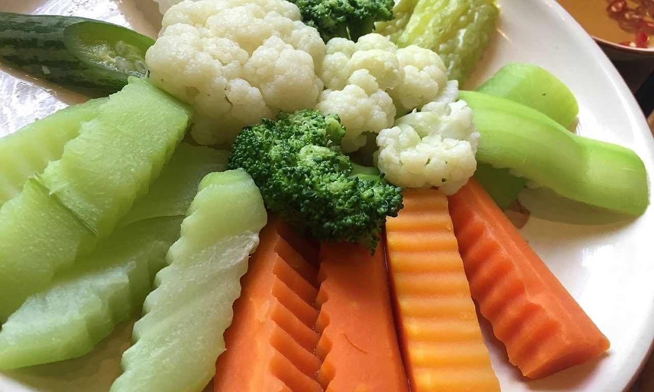 How to eat at night without gaining weight?
