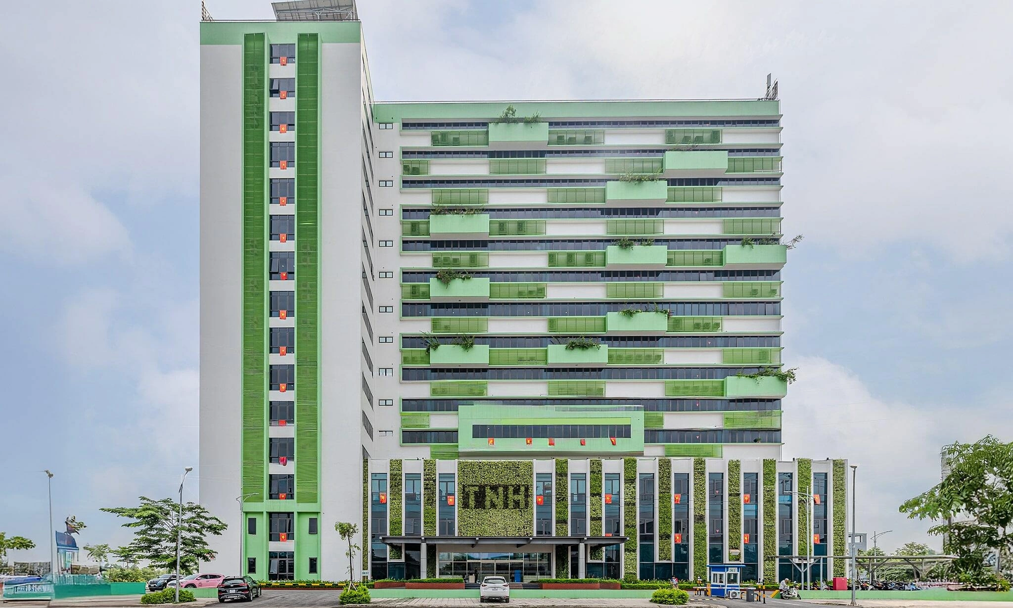 Owner of large private hospital chain in the north loses money for 7 consecutive quarters