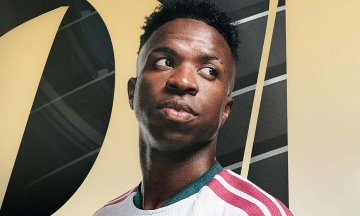 Vinicius extends contract with Real until 2032