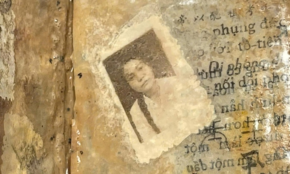 Photo of a woman found in unidentified martyr's grave