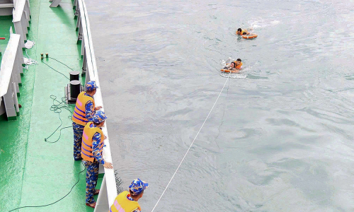 Girl survives 8 hours adrift after falling at Mui Nghe