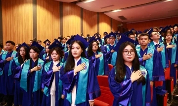 Ho Chi Minh City University of Law's new graduates hold first "pledge ceremony" akin to medical oaths