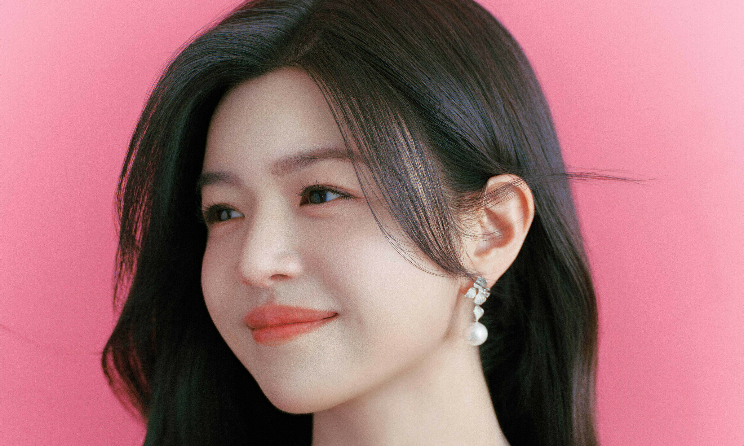 The life of "little dragon girl" Michelle Chen after divorce