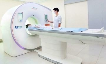 Are repeated lung X-rays and CT scans harmful?