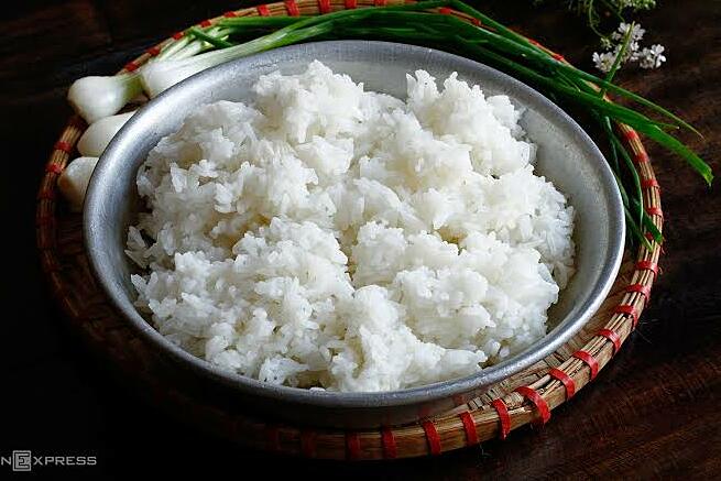 Does eating too much white rice cause diabetes?