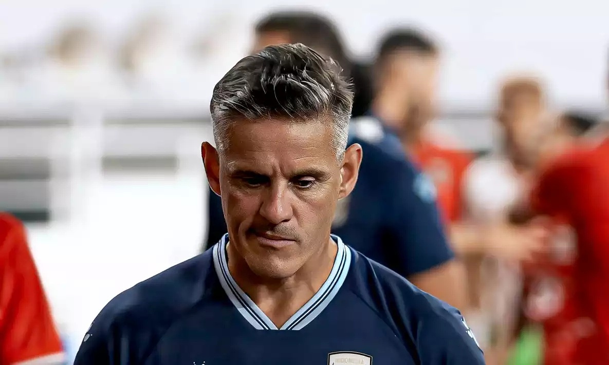 Indonesian fans demand coach Herdman's dismissal