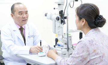 Can diabetic patients undergo ptosis surgery?