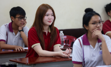 Ho Chi Minh City University of Economics and Finance sets minimum admission scores at floor level