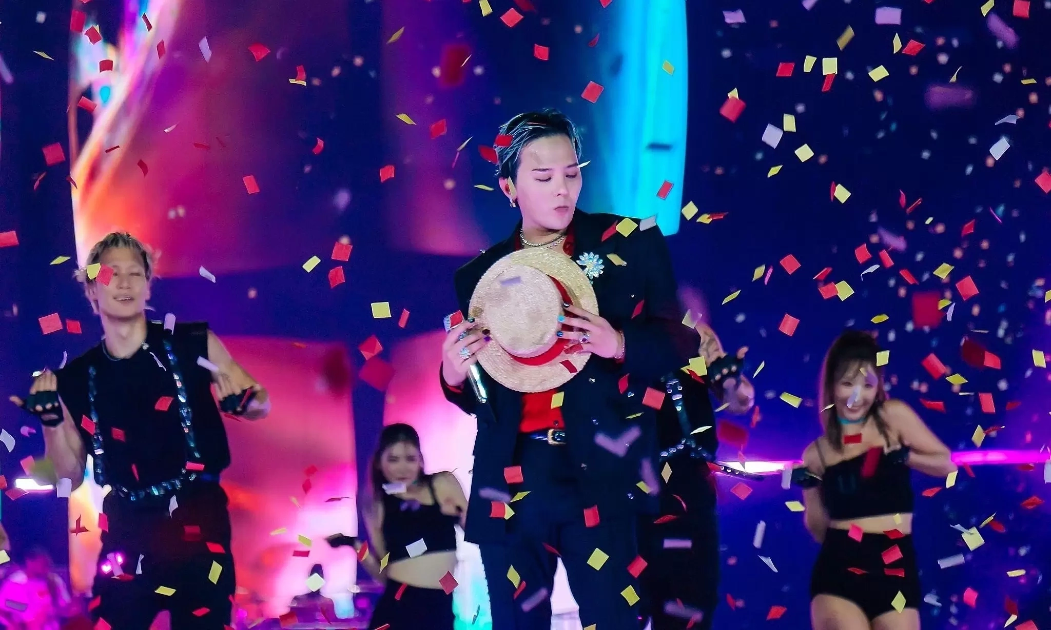 Ho Chi Minh City - Hanoi flight tickets surge for Big Bang concert