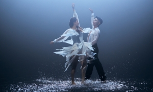 Khanh Thi, Phan Hien portray love in Le Quyen's MV