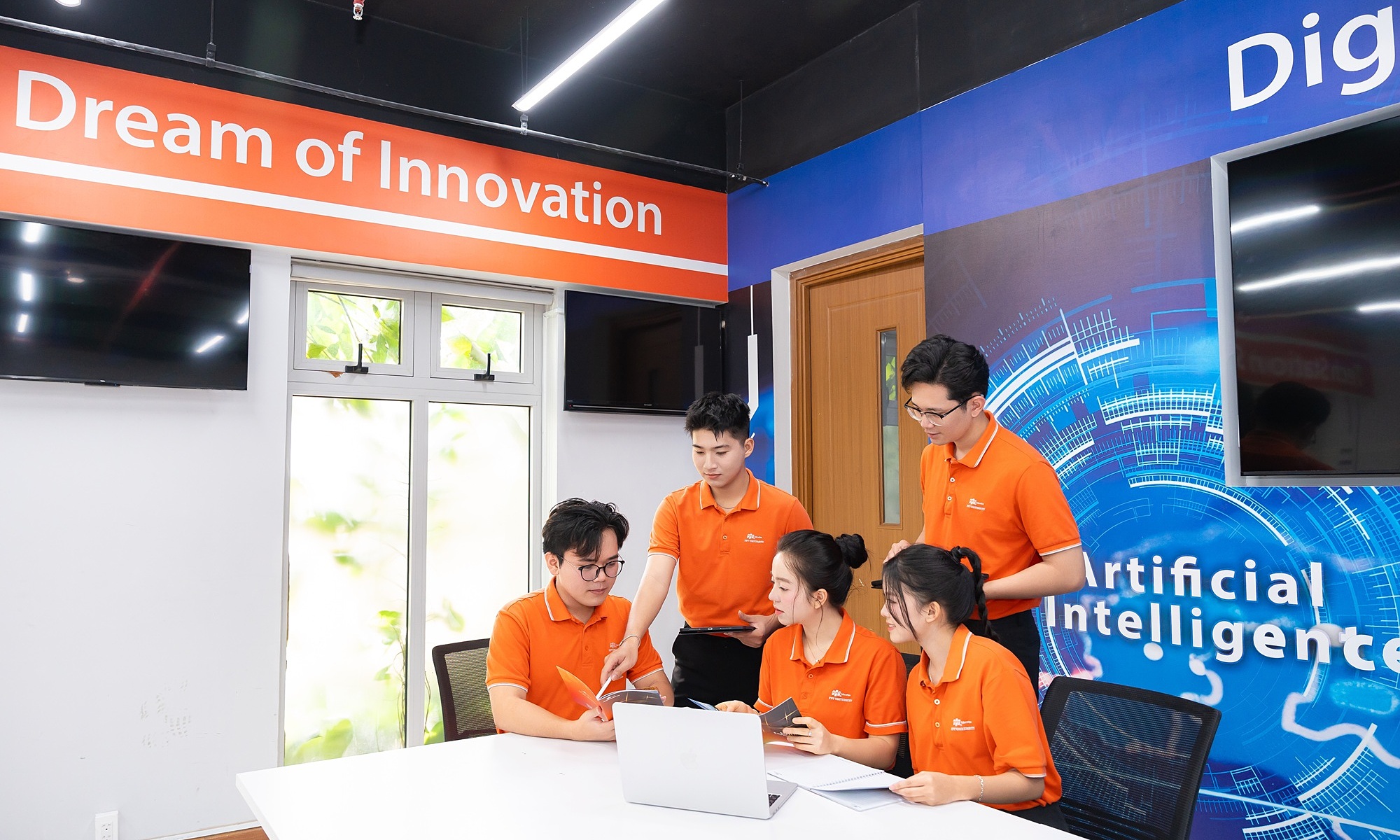 FPT University announces additional quotas, cutoff score starting from 18