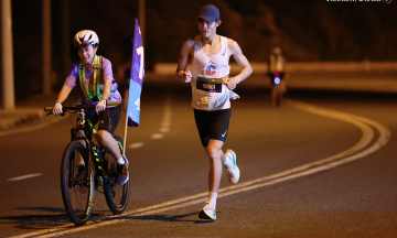 Vong Vanh Long turns back to 'wait for rivals' after winning VnExpress Marathon