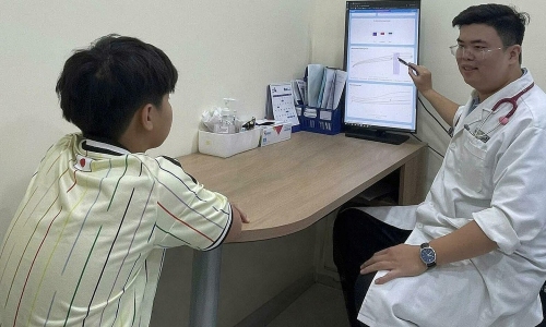 6 groups of children at risk of early puberty