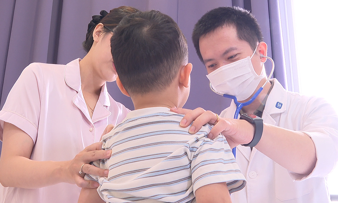 Can children who have had adenovirus be reinfected?