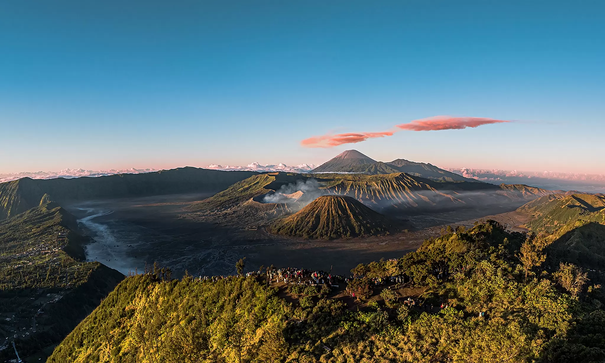 Indonesia closes national park dubbed 'another planet'
