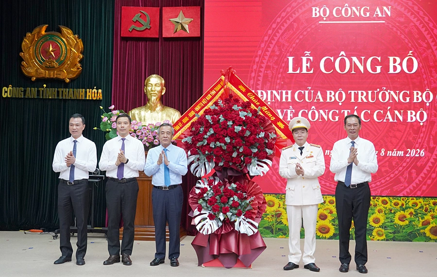 Deputy director Hoang Quoc Viet appointed director of Thanh Hoa provincial police