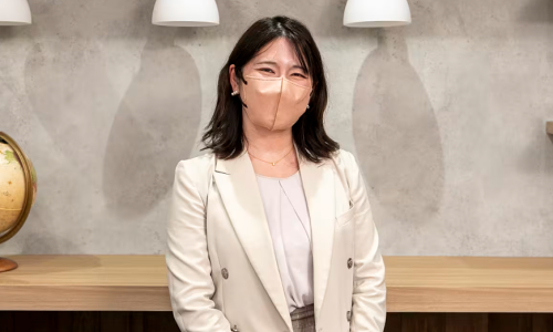 Tokyo woman becomes USD millionaire through stock trading during maternity leave