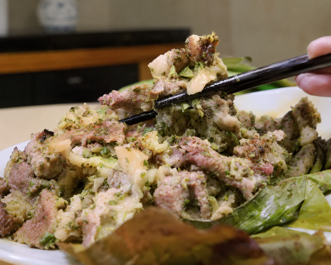 How to make meat rolls with mustard greens