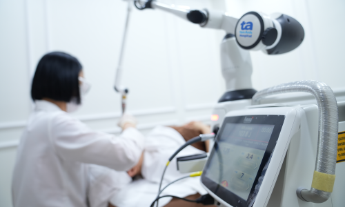 Does laser treatment for melasma and freckles thin the skin?