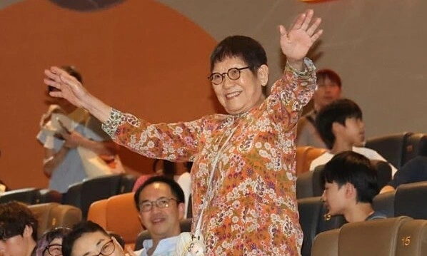 Chau Tinh Tri's 86-year-old mother makes rare public appearance