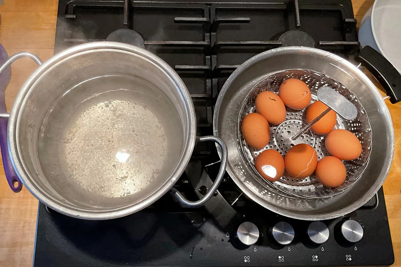 Can individuals with high blood cholesterol consume eggs?