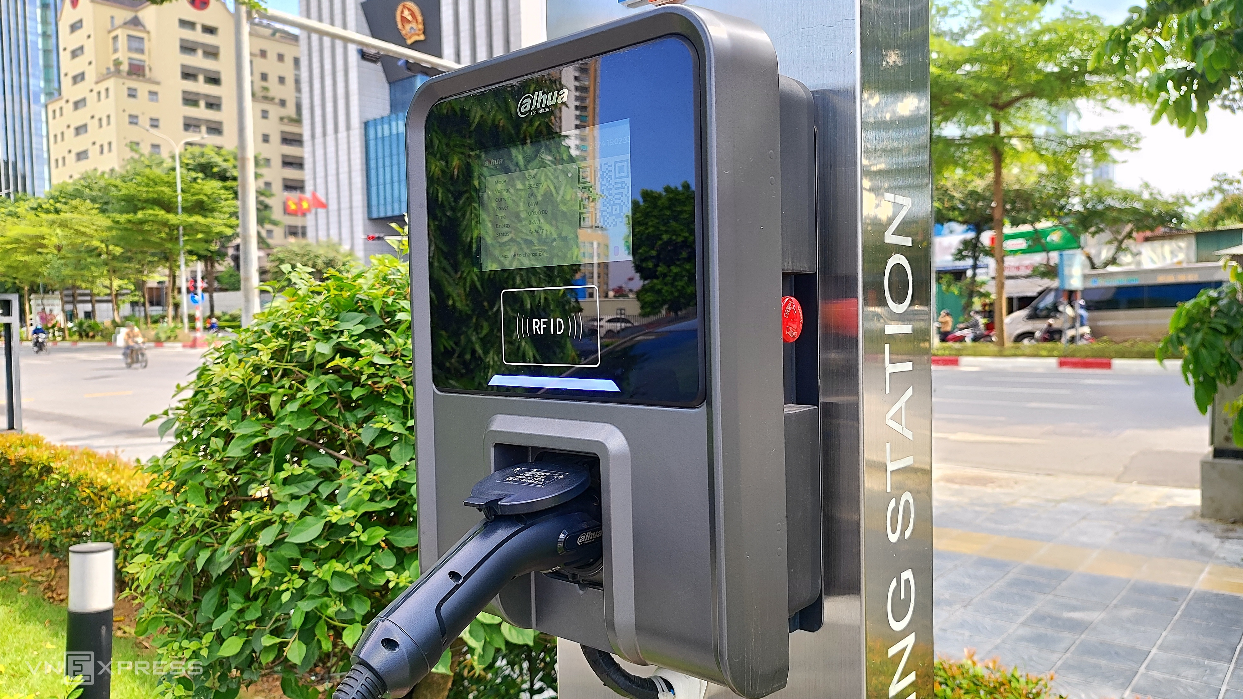 EV charging stations expected to disclose pricing, power usage