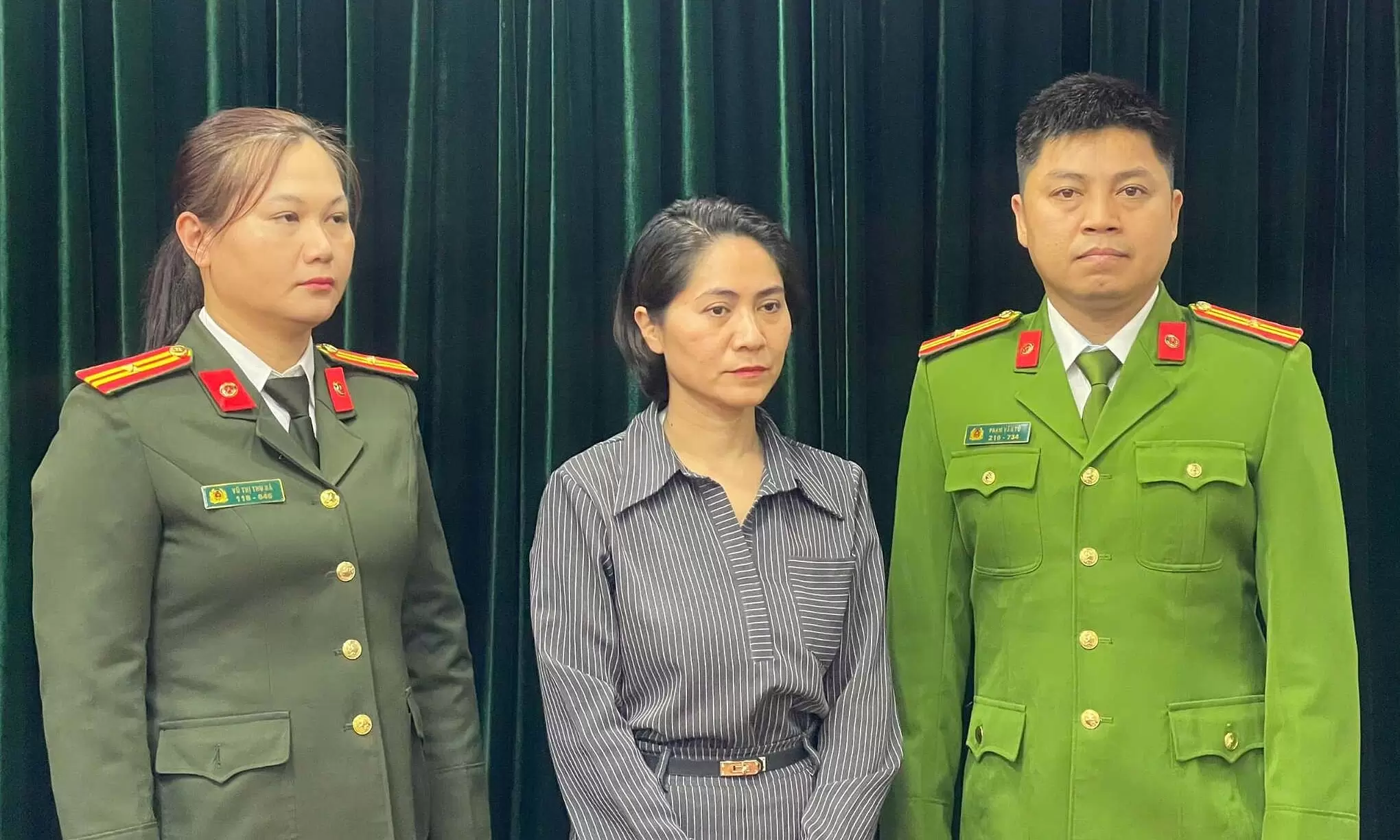 Director of "Ve day bon canh chim troi" show on trial