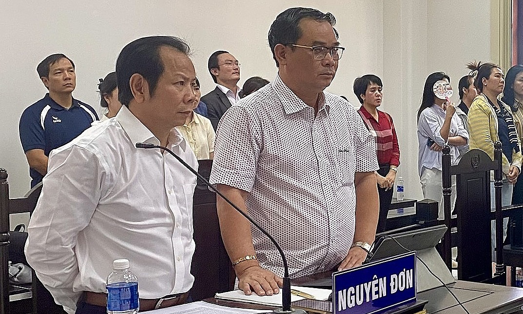 Dental doctor's 1,200 billion VND divorce case temporarily suspended