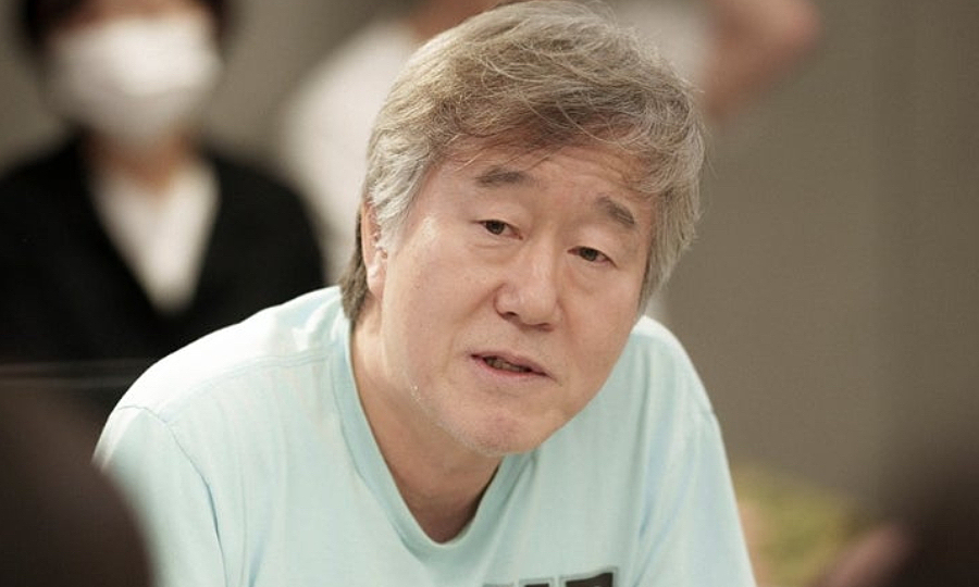 Director of 'Something in the Rain' passes away