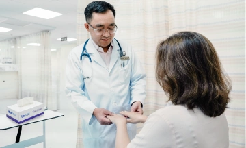 Systemic lupus erythematosus detected from purple fingertips