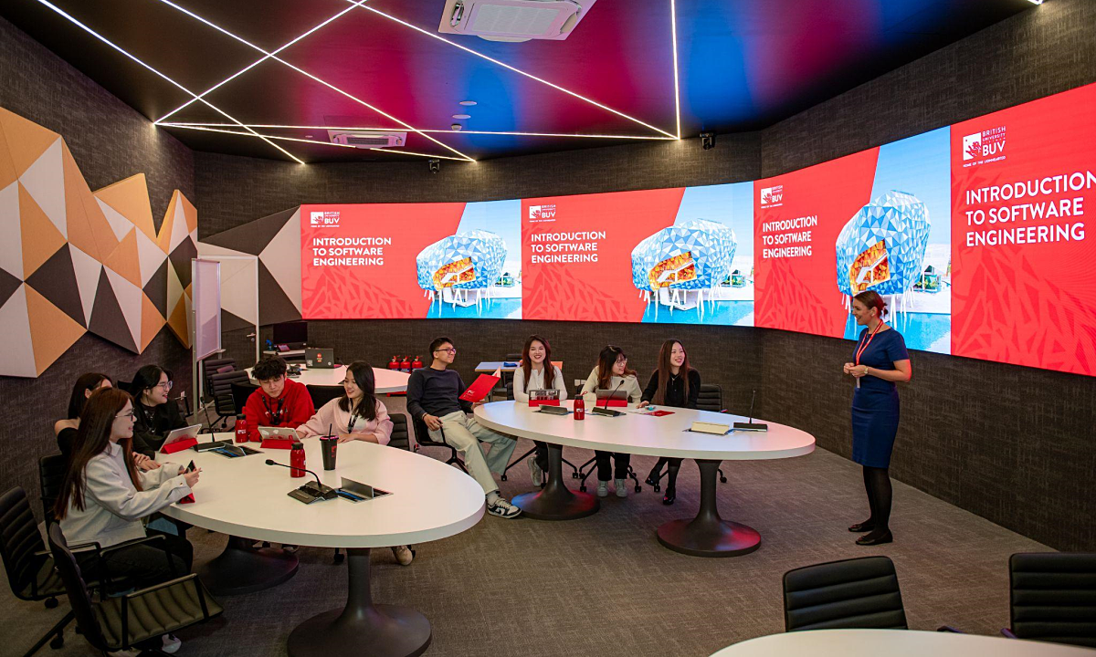 Expert offers guidance on future career path selection