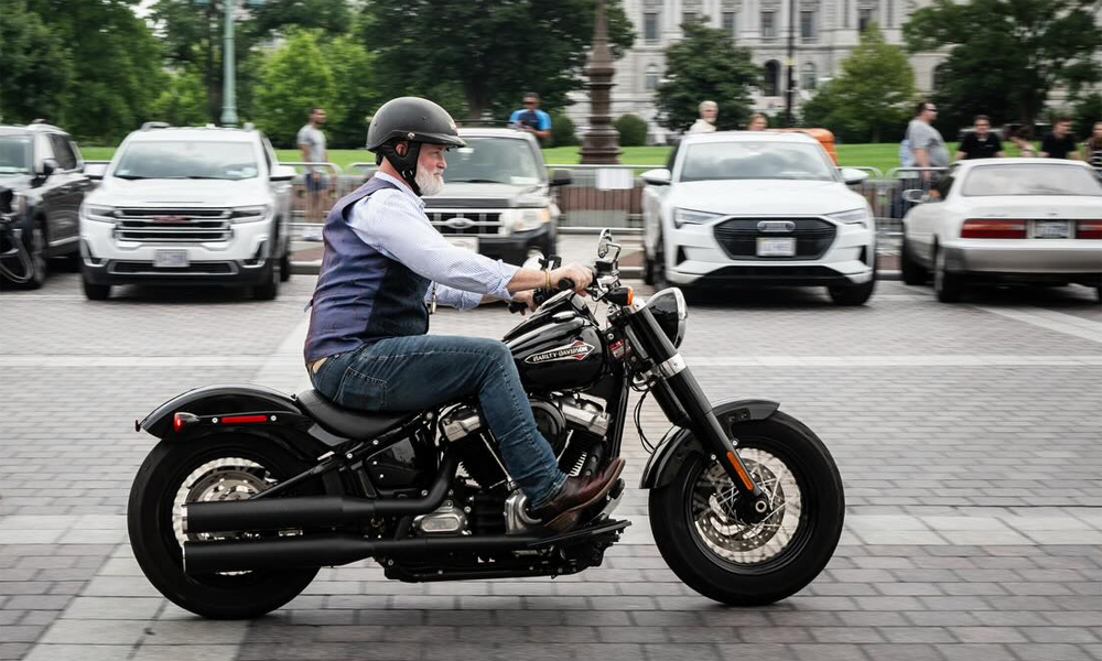 US lawmaker seeks to lift motorcycle helmet mandate