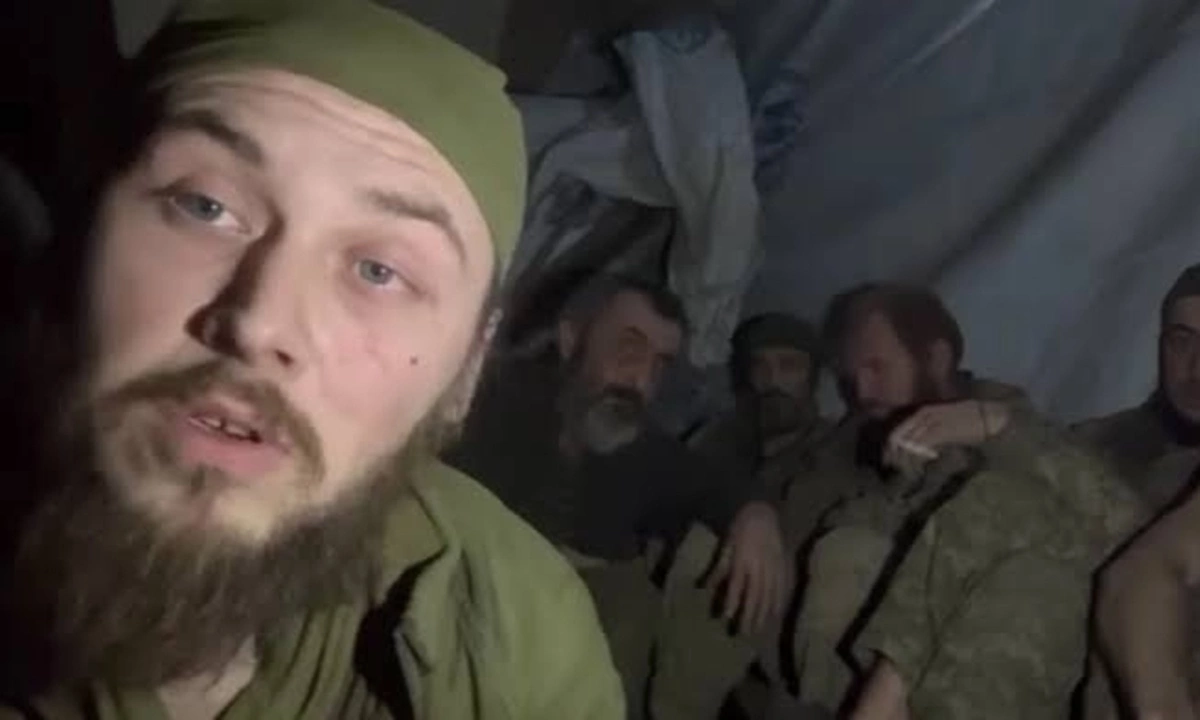 Ukrainian soldiers appeal for help after four months trapped on front line