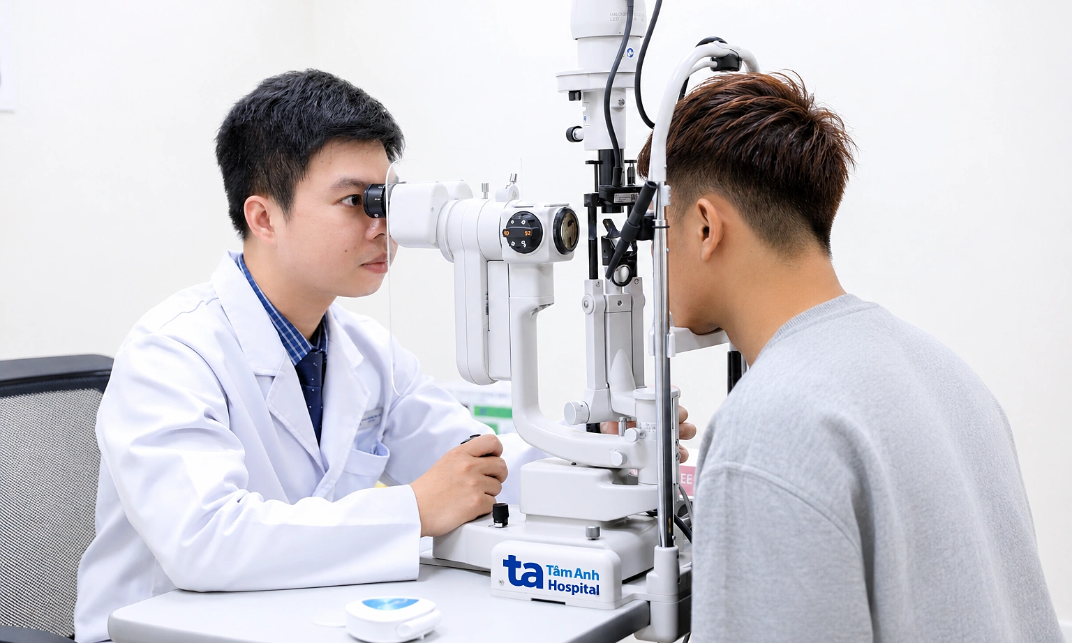 How adenovirus harms the eyes