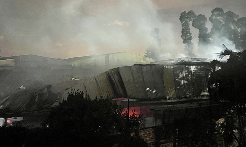 Large fire engulfs furniture company in Ho Chi Minh City