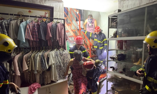 Firefighters rescue four trapped in Hanoi fashion store blaze