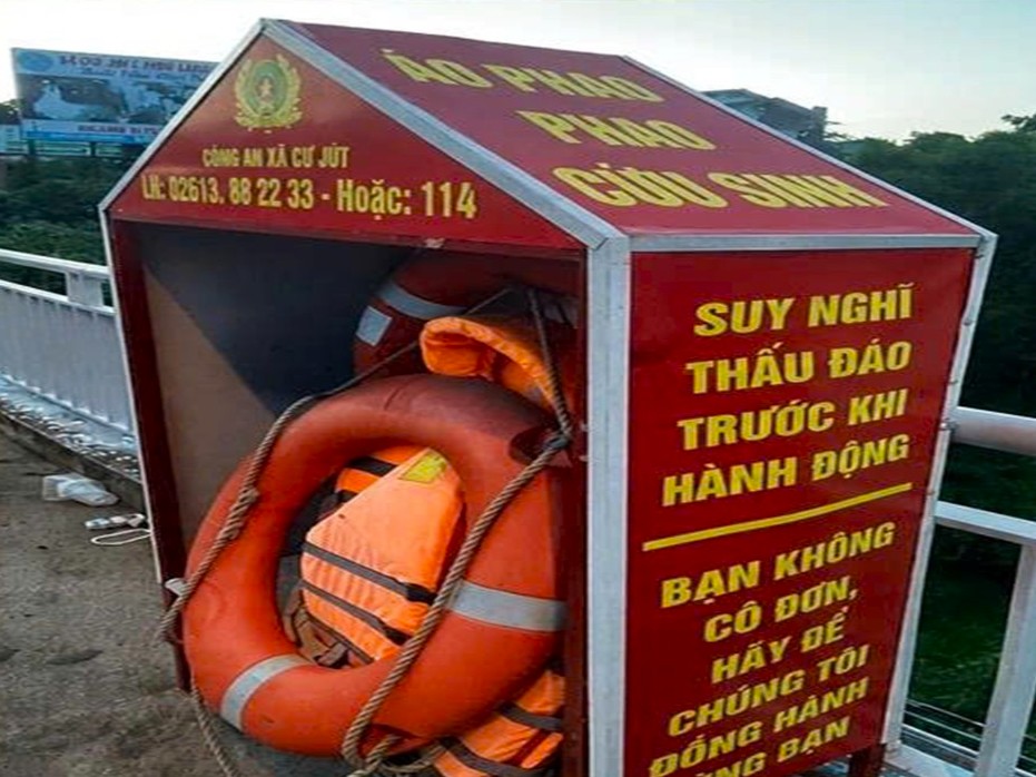 Police install rescue station to prevent suicides at Serepok Bridge