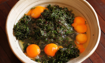 Skunk Vine with Egg: A Delicious Medicinal Dish for Digestive Health