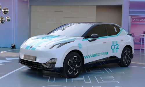 Lynk & co 02 - what does the electric cuv priced at nearly 900 million dong offer?