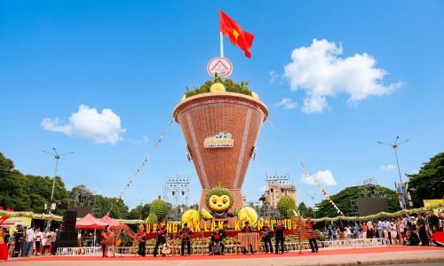18-meter durian tower in Dak Lak