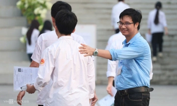 326 students from Tuyen Quang specialized high school conclude graduation retake exam